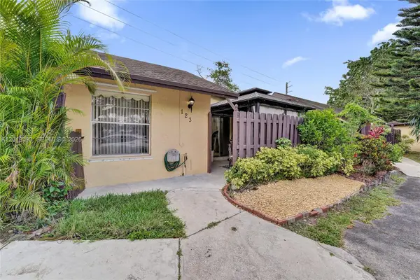 123 Briarwood Circle #25, Hollywood, FL 33024