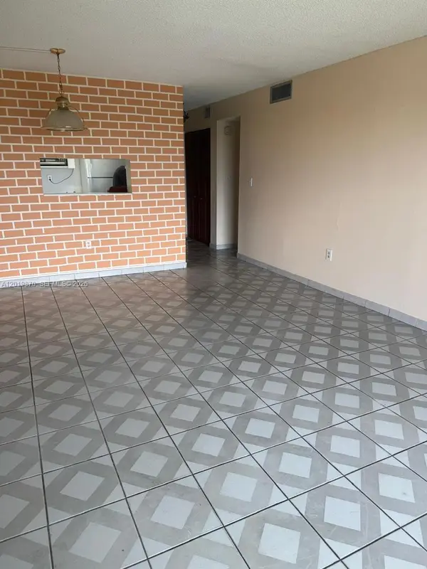 Address Withheld By Seller, Miami, FL 33174
