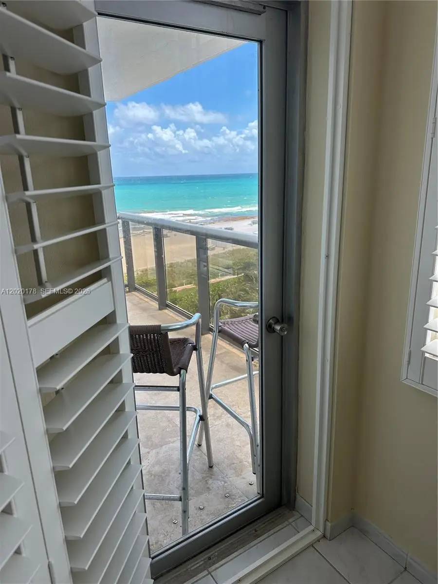 6039 Collins Avenue #924, Miami Beach, FL 33140 - #3