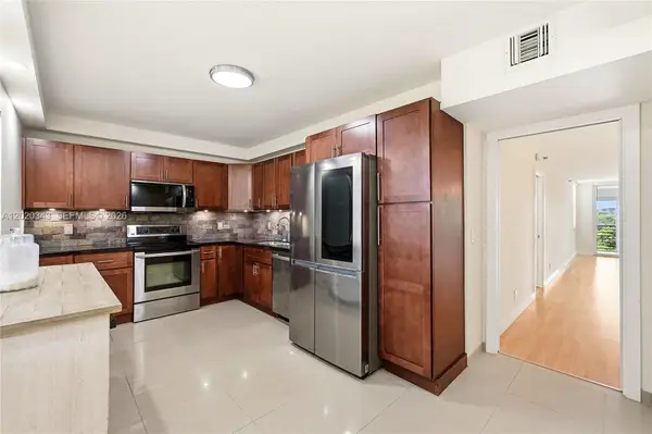 Address Withheld By Seller, Pompano Beach, FL 33069