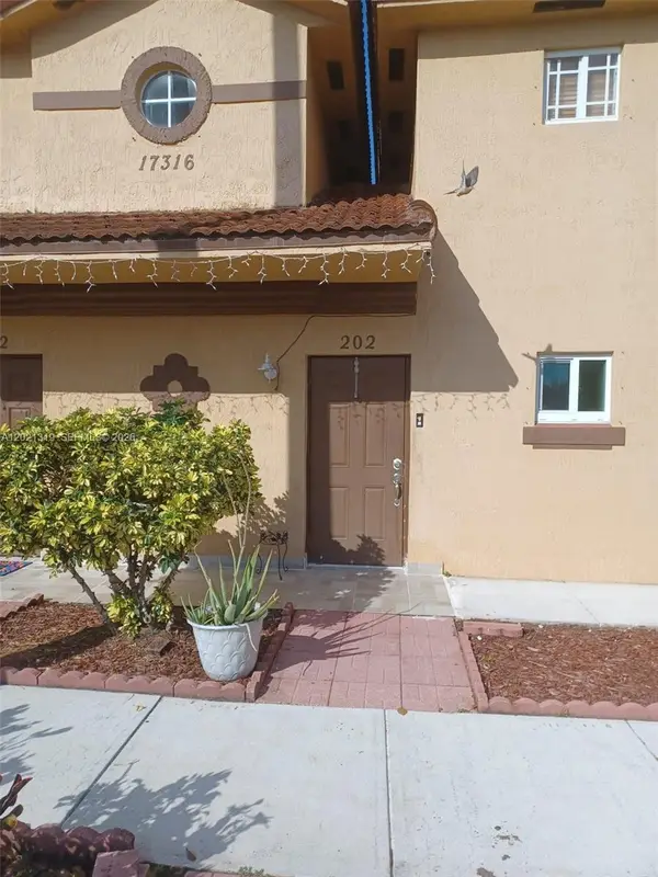 17316 NW 74th Avenue #202, Hialeah, FL 33015