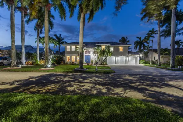 19361 NW 8th Street, Pembroke Pines, FL 33029