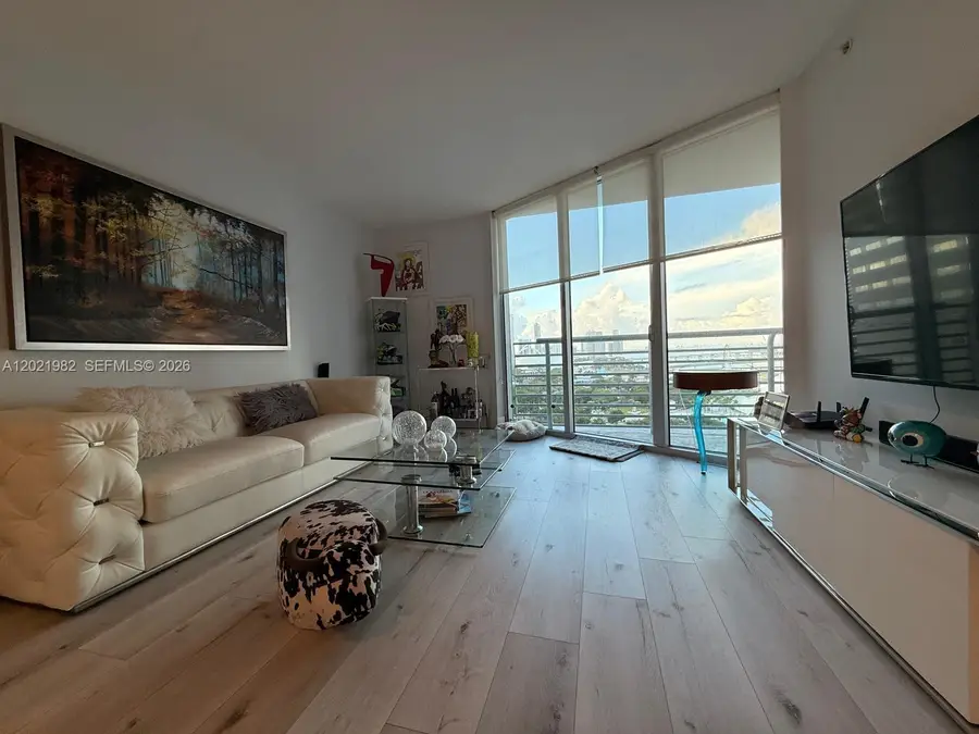 325 S Biscayne Boulevard #2024, Miami, FL 33131 - #3