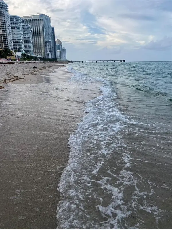 17125 N Bay Road #3609, Sunny Isles Beach, FL 33160