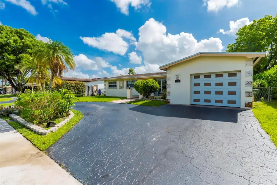 1620 NW 122nd Avenue, Pembroke Pines, FL 33026 - #2