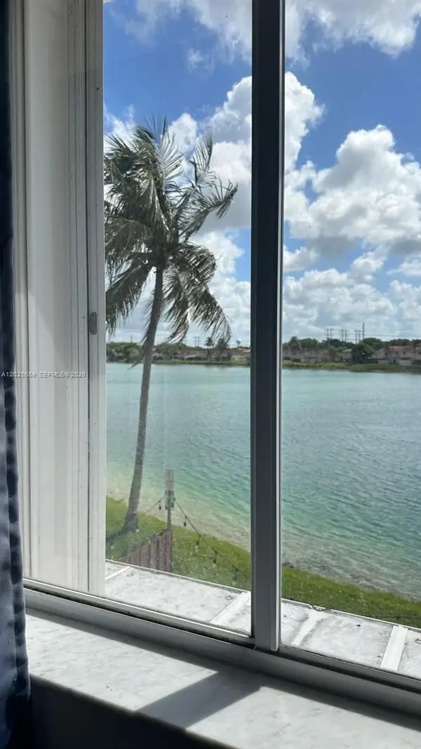 Address Withheld By Seller, Miami, FL 33177