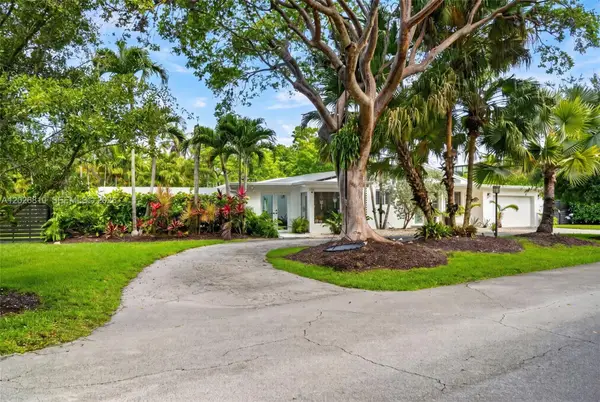 12420 SW 69th Avenue, Pinecrest, FL 33156