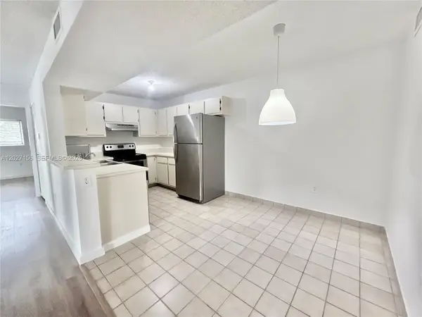 400 W Palm Circle #W 201, Pembroke Pines, FL 33025