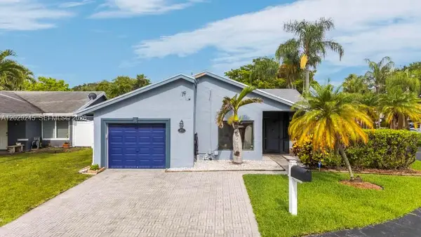 971 NW 89th Avenue, Plantation, FL 33324