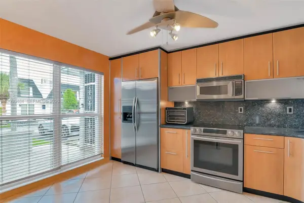 812 NE 26th Avenue, Hallandale Beach, FL 33009