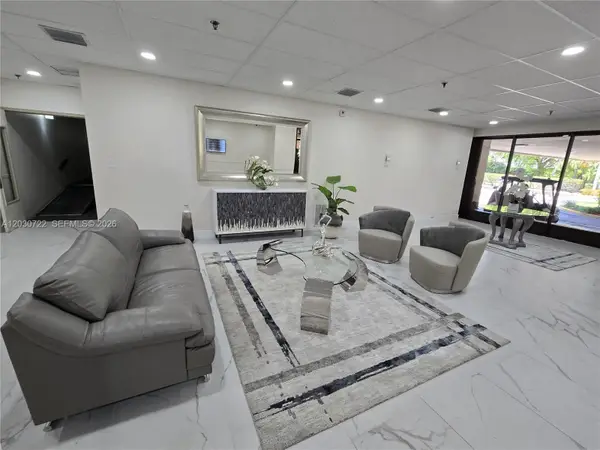 900 NE 195th Street #215, Miami, FL 33179
