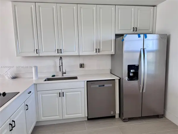 575 Oaks Lane #1008, Pompano Beach, FL 33069