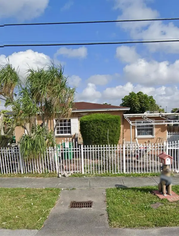 9039 SW 34th Street, Miami, FL 33165