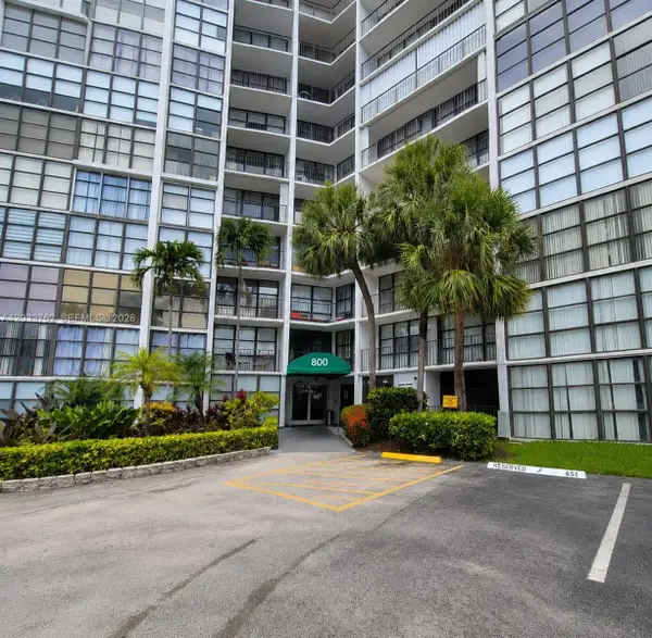 800 Parkview Drive #512, Hallandale Beach, FL 33009