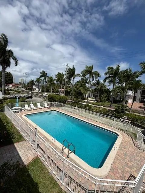 500 Layne Boulevard #20, Hallandale Beach, FL 33009