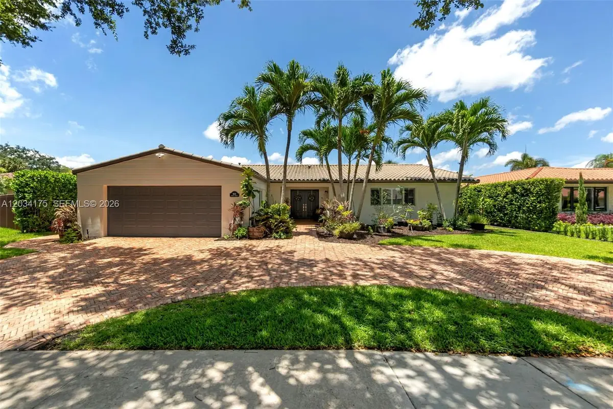 8601 Dundee Terrace, Miami Lakes, FL 33016 - #1