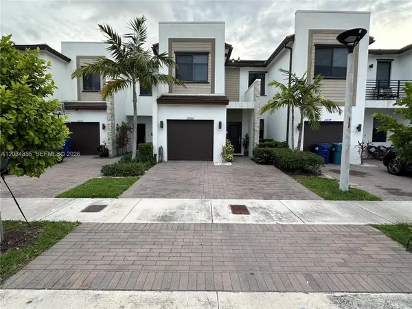 20866 NE 7th Place, Miami, FL 33179