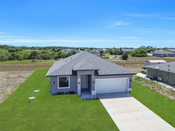 8045 Buttercup Circle, Labelle, FL 33935