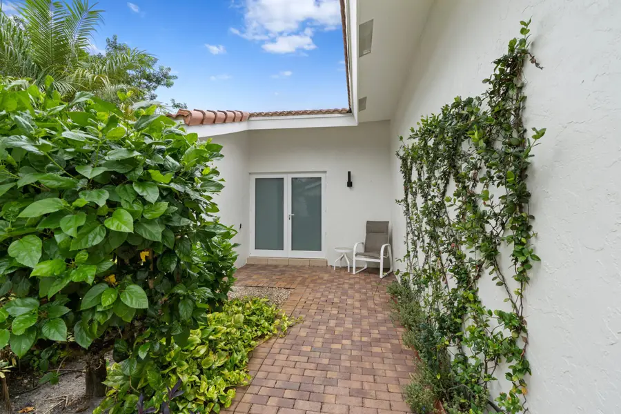 925 Foxpointe Circle, Delray Beach, FL 33445 - #2