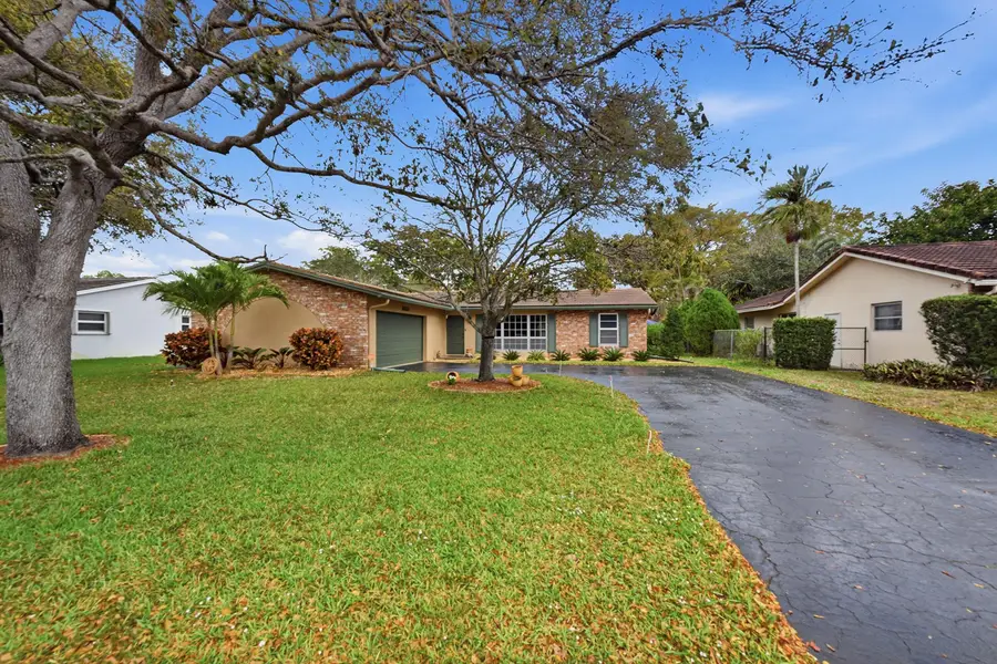 8611 NW 29th Drive, Coral Springs, FL 33065 - #3