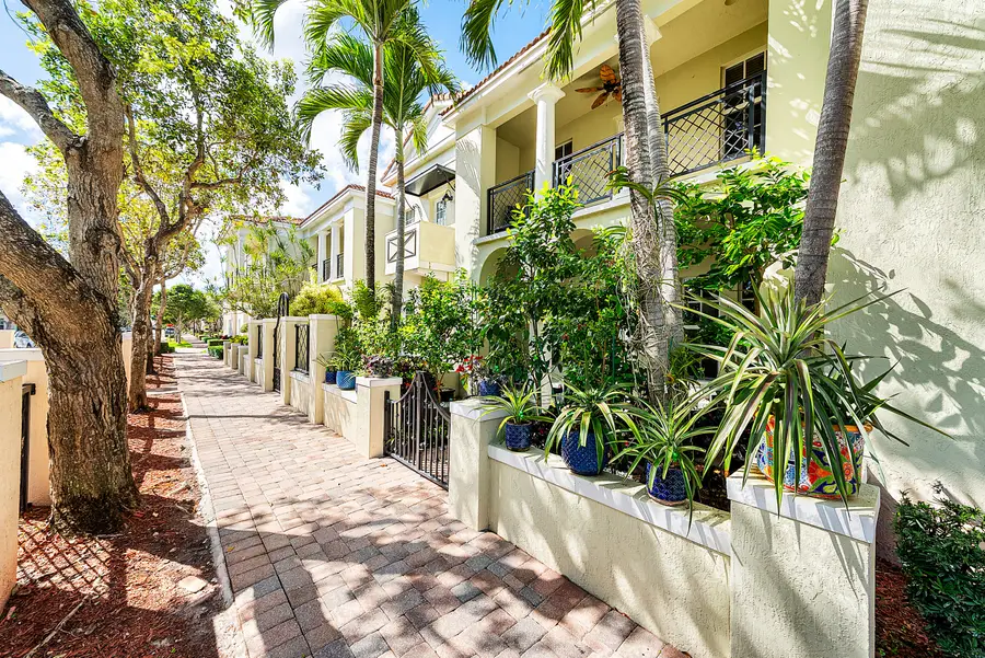 704 NW 83rd Place, Boca Raton, FL 33487 - #3