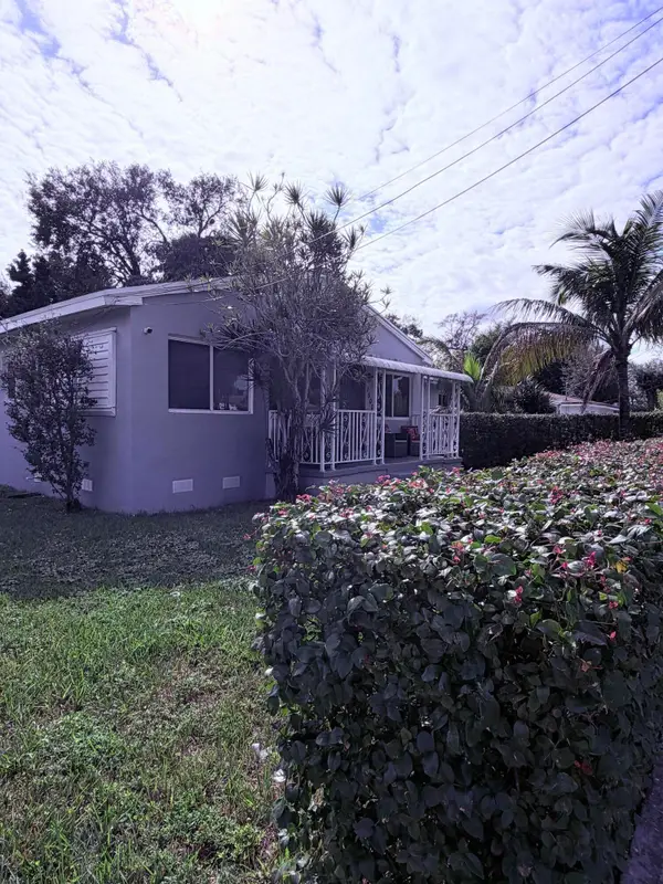 Address Withheld By Seller, Miami, FL 33142