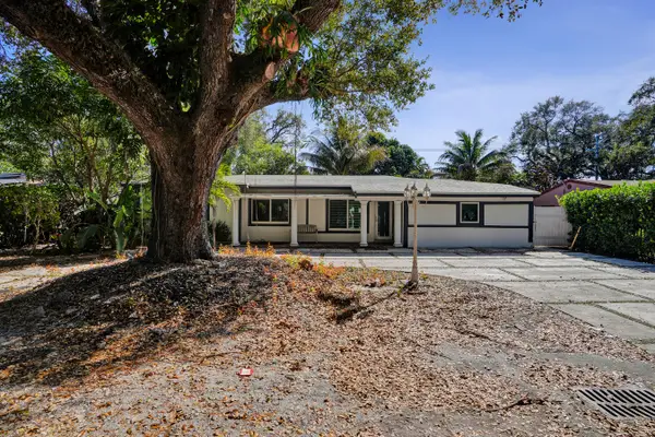 640 NE 160th Street, Miami, FL 33162