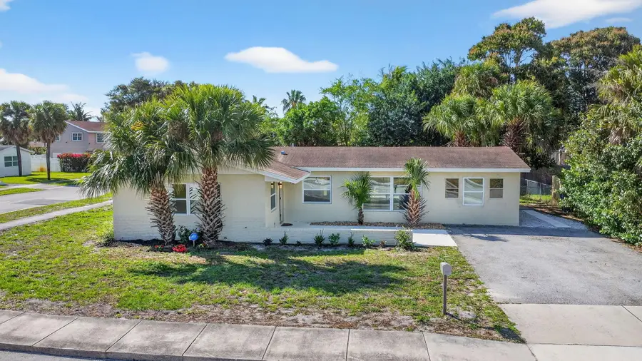 371 W 34th Street, Riviera Beach, FL 33404 - #2