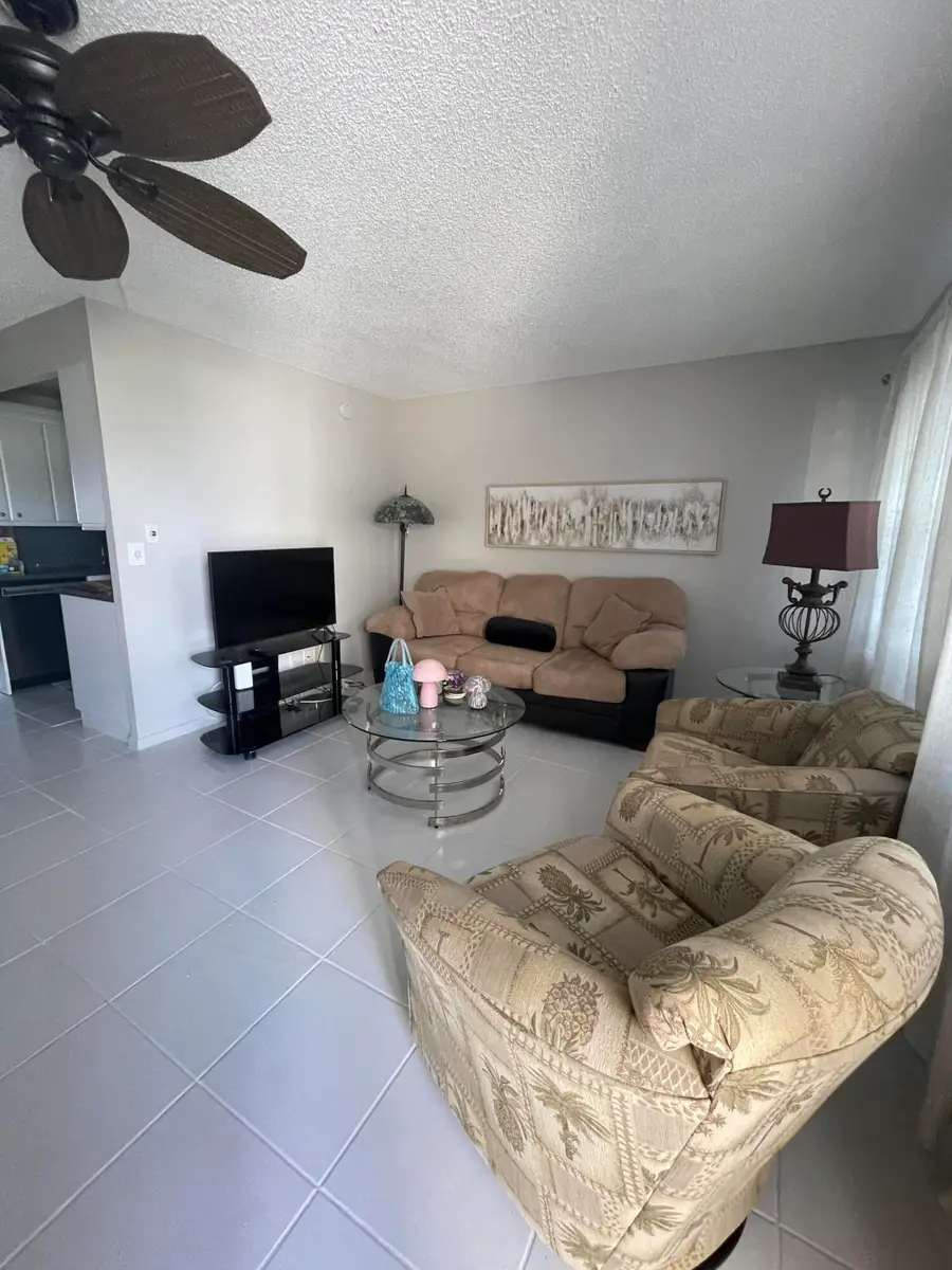 427 Grantham B, Deerfield Beach, FL 33442 - #3