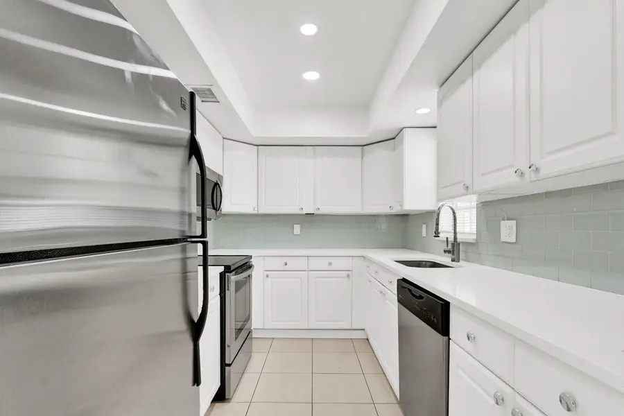 10249 N Military Trail #Apt 201, Palm Beach Gardens, FL 33410 - #2