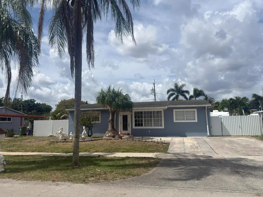 129 Cayman Drive, Palm Springs, FL 33461 - #2