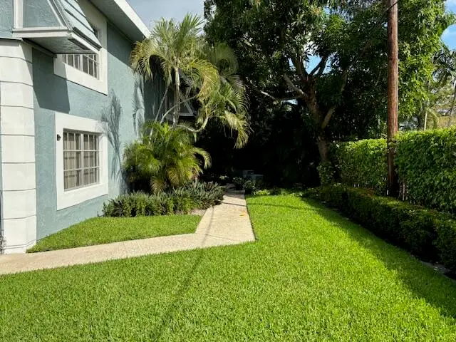 422 SW 9th #Apartment 6, Boca Raton, FL 33432 - #3
