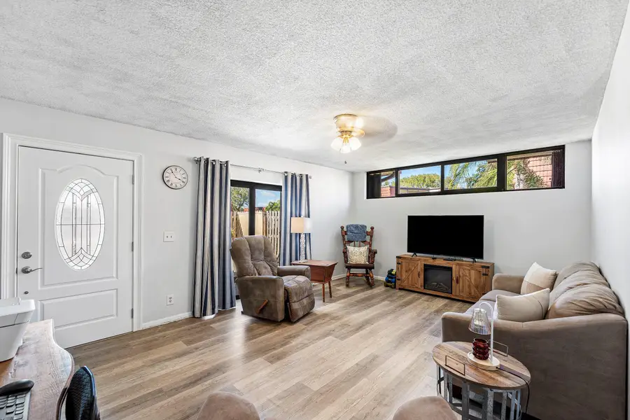 3827 Victoria Drive, West Palm Beach, FL 33406 - #2