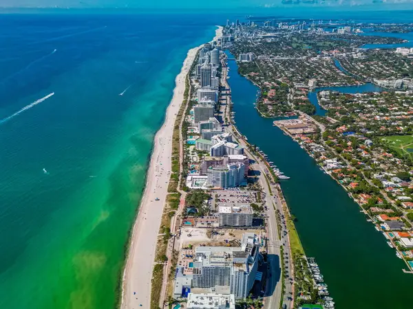 5401 Collins #1516, Miami Beach, FL 33140