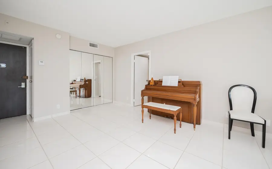 20335 W Country Club Drive #1704, Aventura, FL 33180 - #2