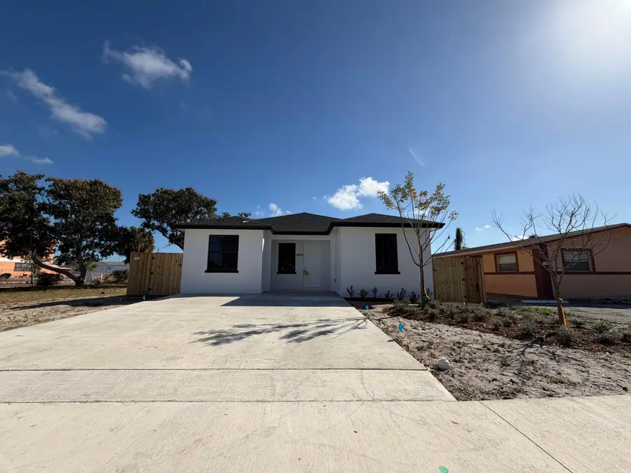 1509 W 28th Street, Riviera Beach, FL 33404 - #2