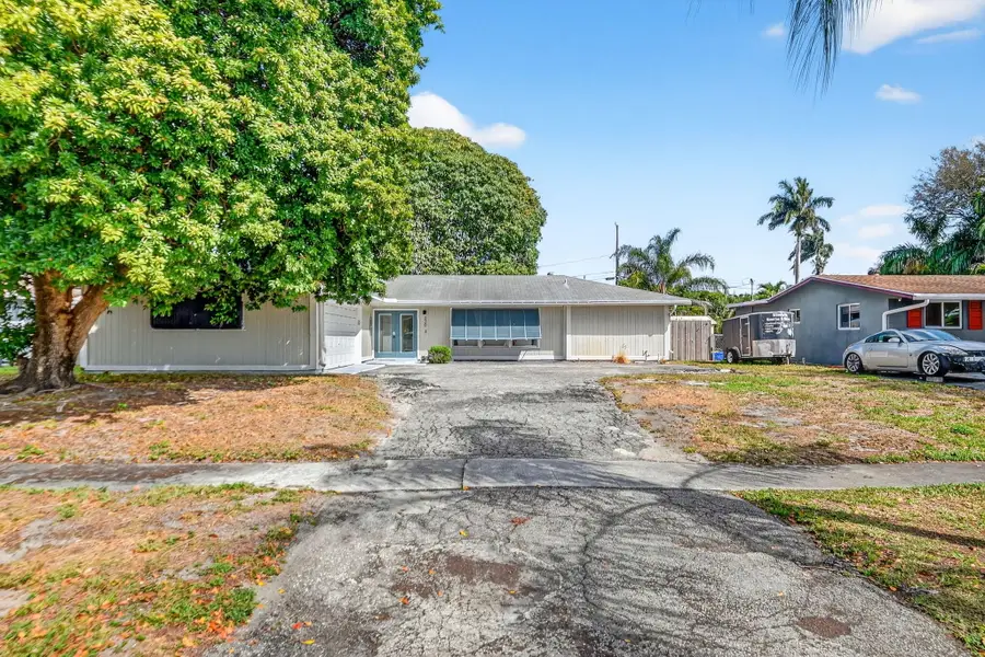 320 Riverdale Road, Palm Springs, FL 33461 - #2