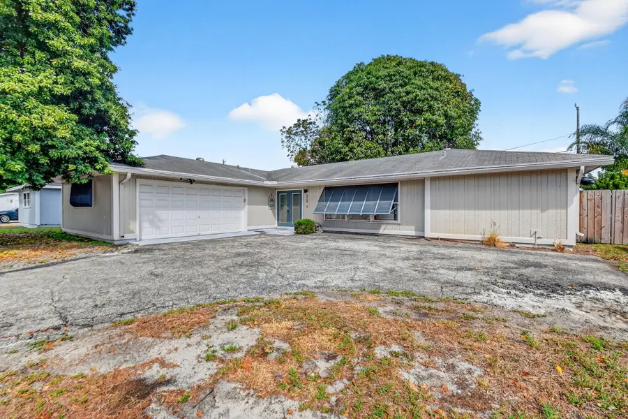 320 Riverdale Road, Palm Springs, FL 33461 - #3