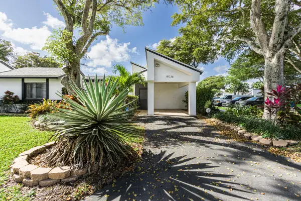 16036 Fairway Lane #27, Weston, FL 33326