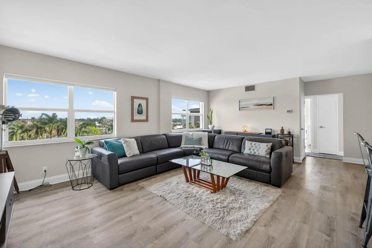 2555 NE 11th Street #609, Fort Lauderdale, FL 33304 - #1