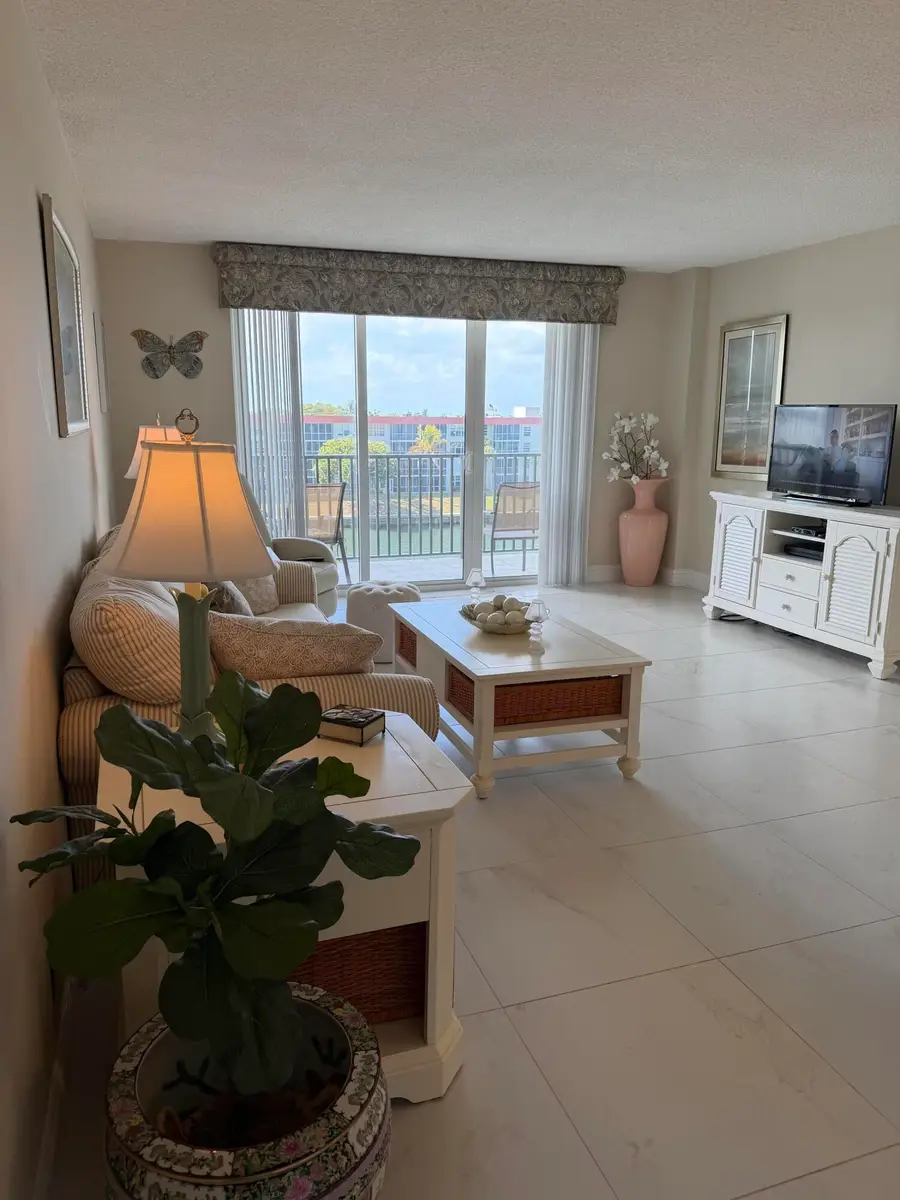 1150 Hillsboro Mile #405, Hillsboro Beach, FL 33062 - #3