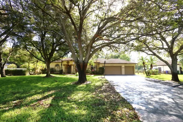 5330 SW 199th Avenue, Fort Lauderdale, FL 33332