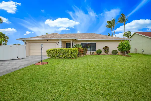 7597 N Nemec Dr Drive N, Lake Clarke Shores, FL 33406