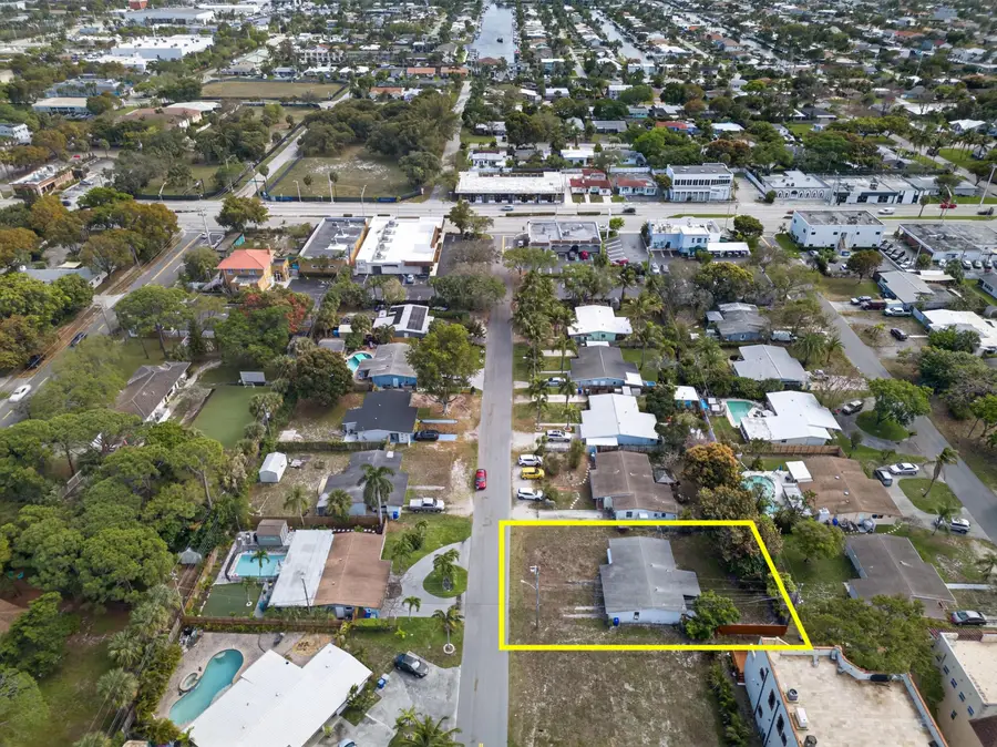 27 NE 17th Avenue, Pompano Beach, FL 33060 - #2