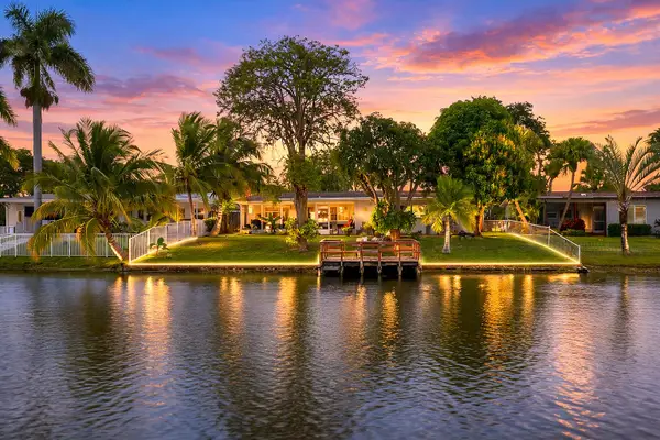 1811 NW 119th Avenue, Pembroke Pines, FL 33026