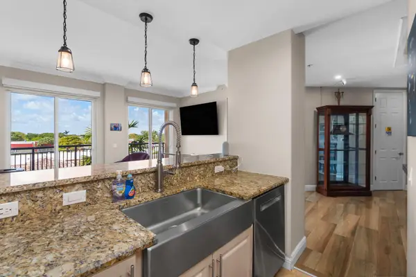 2633 NE 14th Avenue #308, Wilton Manors, FL 33334