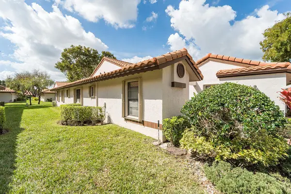 6045 Sunny Pointe Circle, Delray Beach, FL 33484