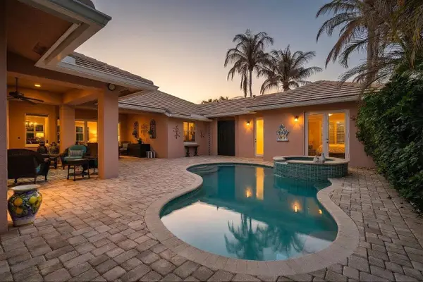 9078 Castle Harbour Circle, Vero Beach, FL 32963