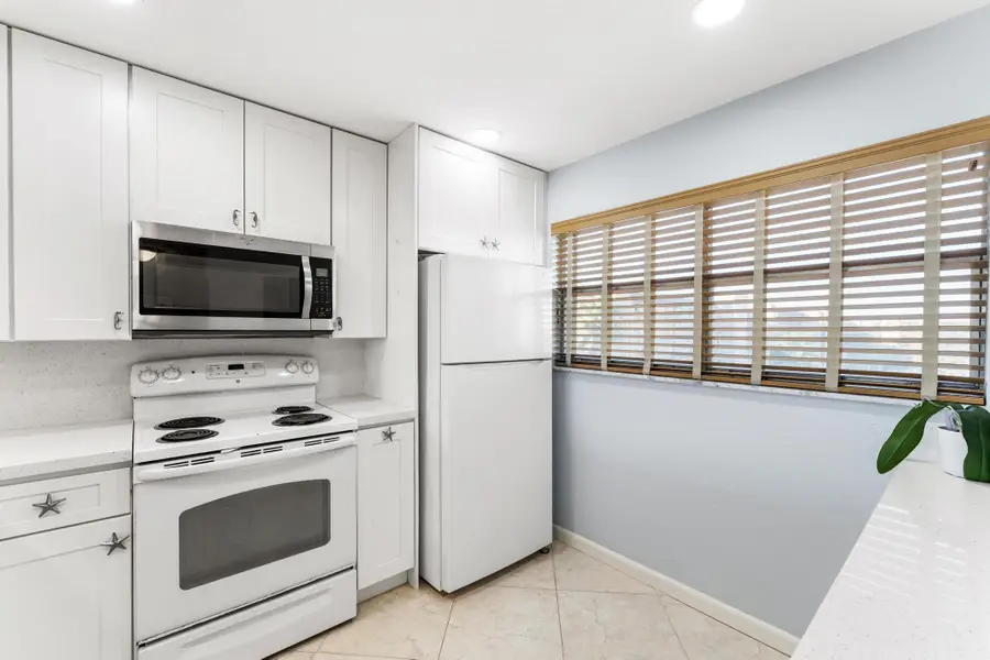 3654 Via Poinciana #504, Lake Worth, FL 33467 - #3