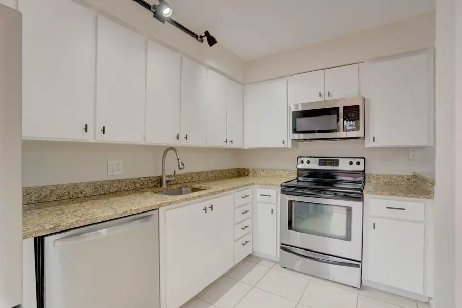 904 9th Court, Palm Beach Gardens, FL 33410 - #3